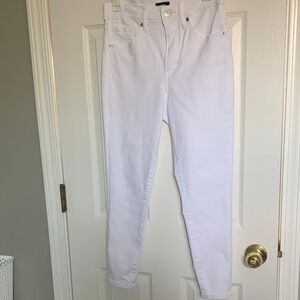 Brand new never worn Express Women's High-Rise White Skinny Jeans